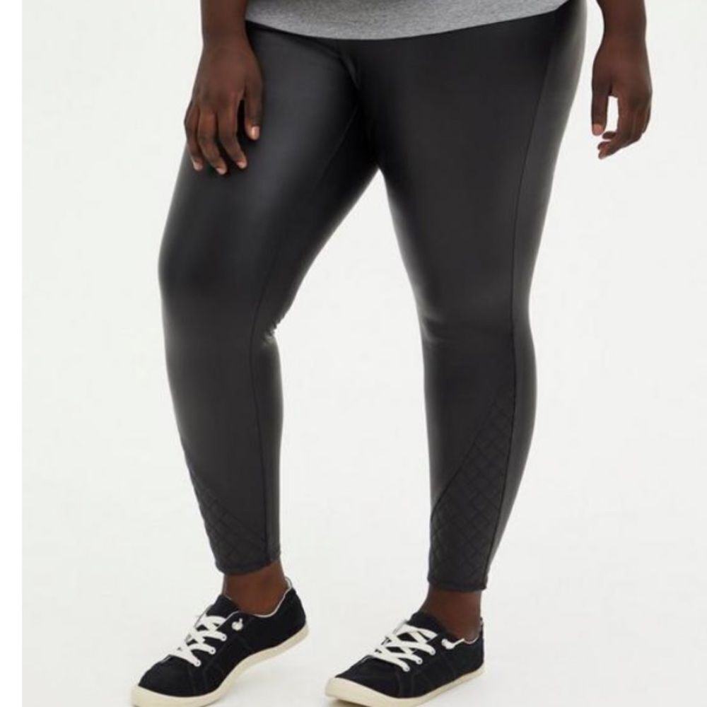 Torrid Platinum Legging Faux Leather Quilted Hem Black Size 1X